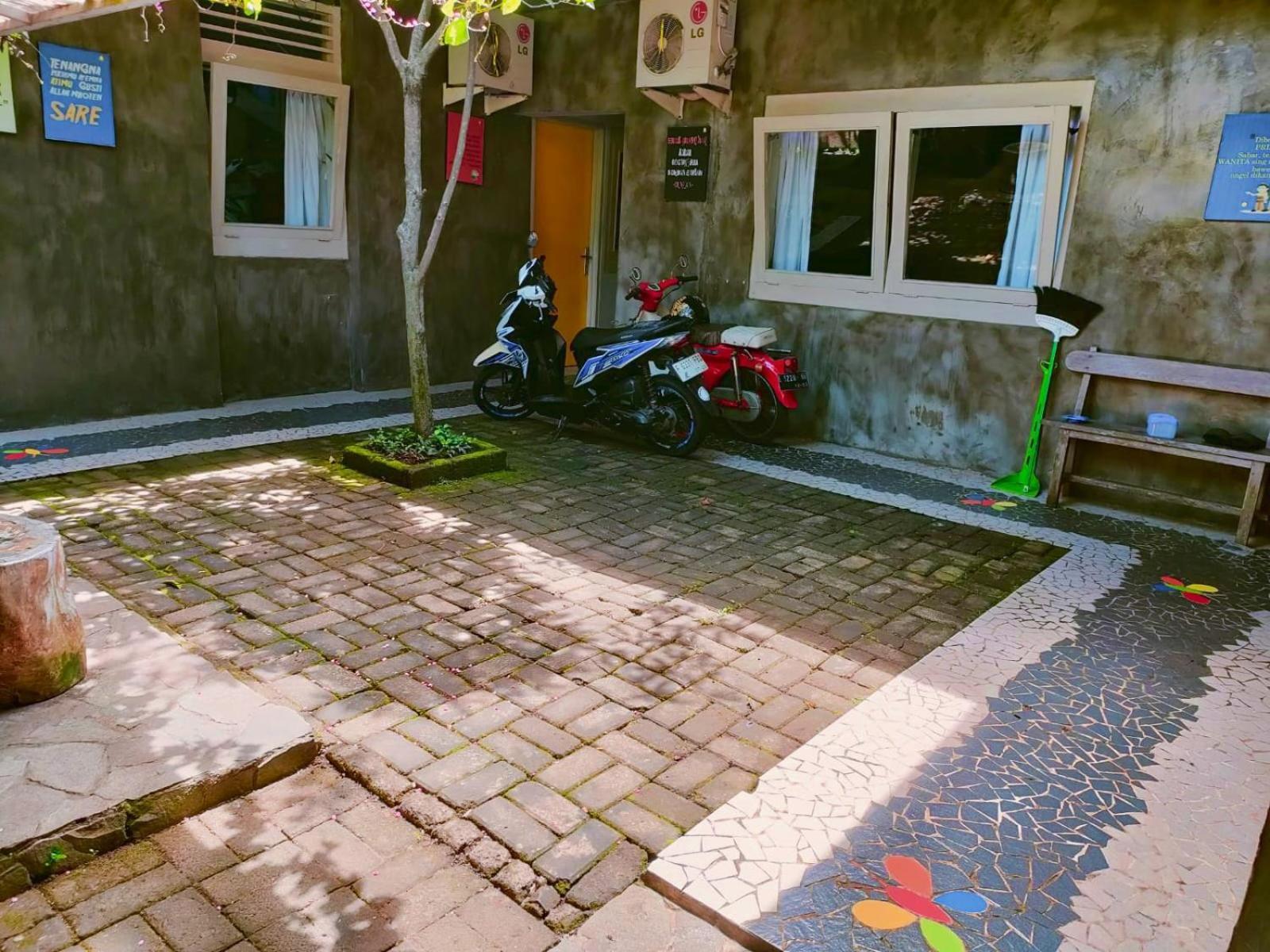 Jeng Tini Guest House Bogor Eksteriør bilde