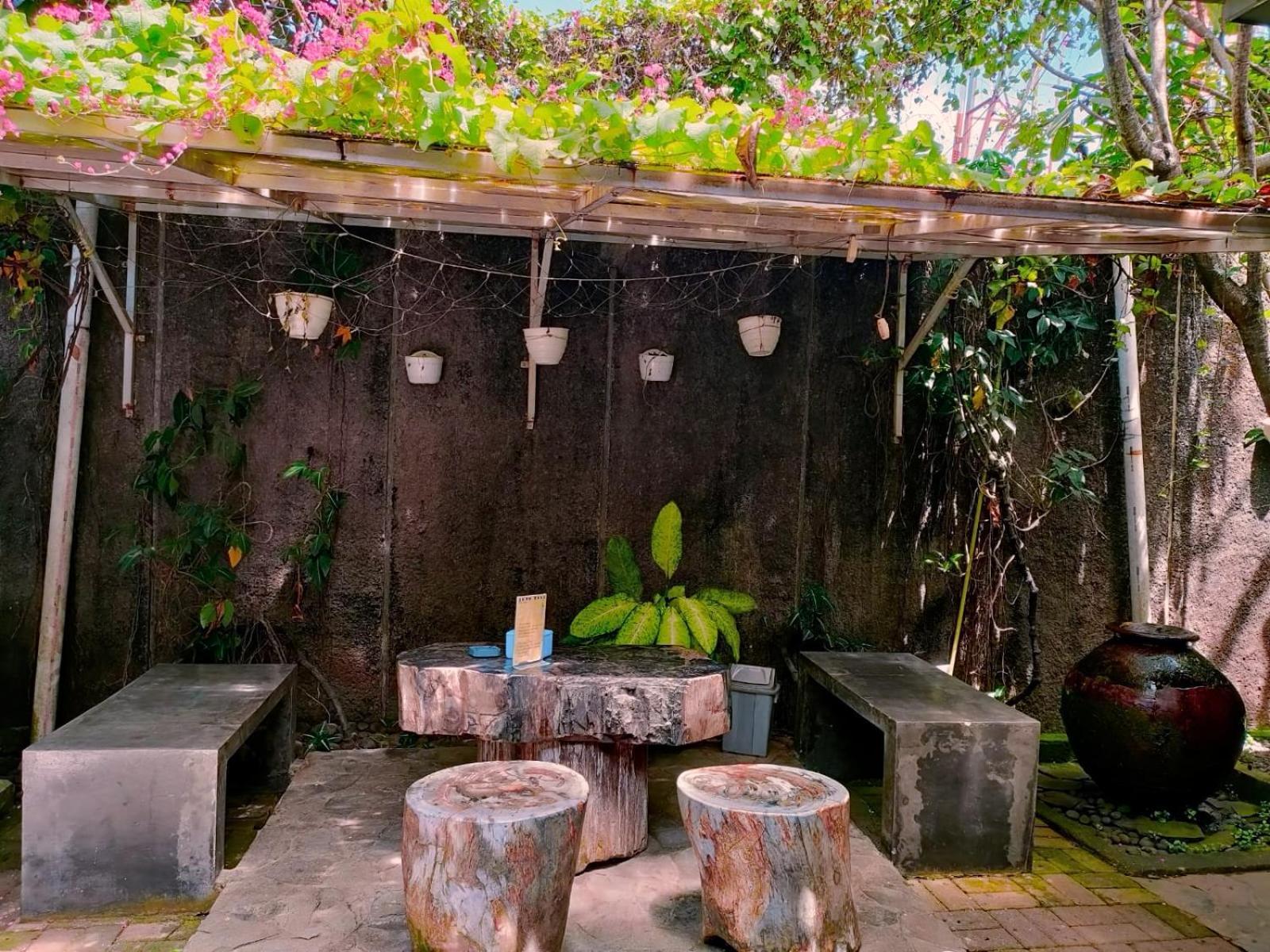 Jeng Tini Guest House Bogor Eksteriør bilde