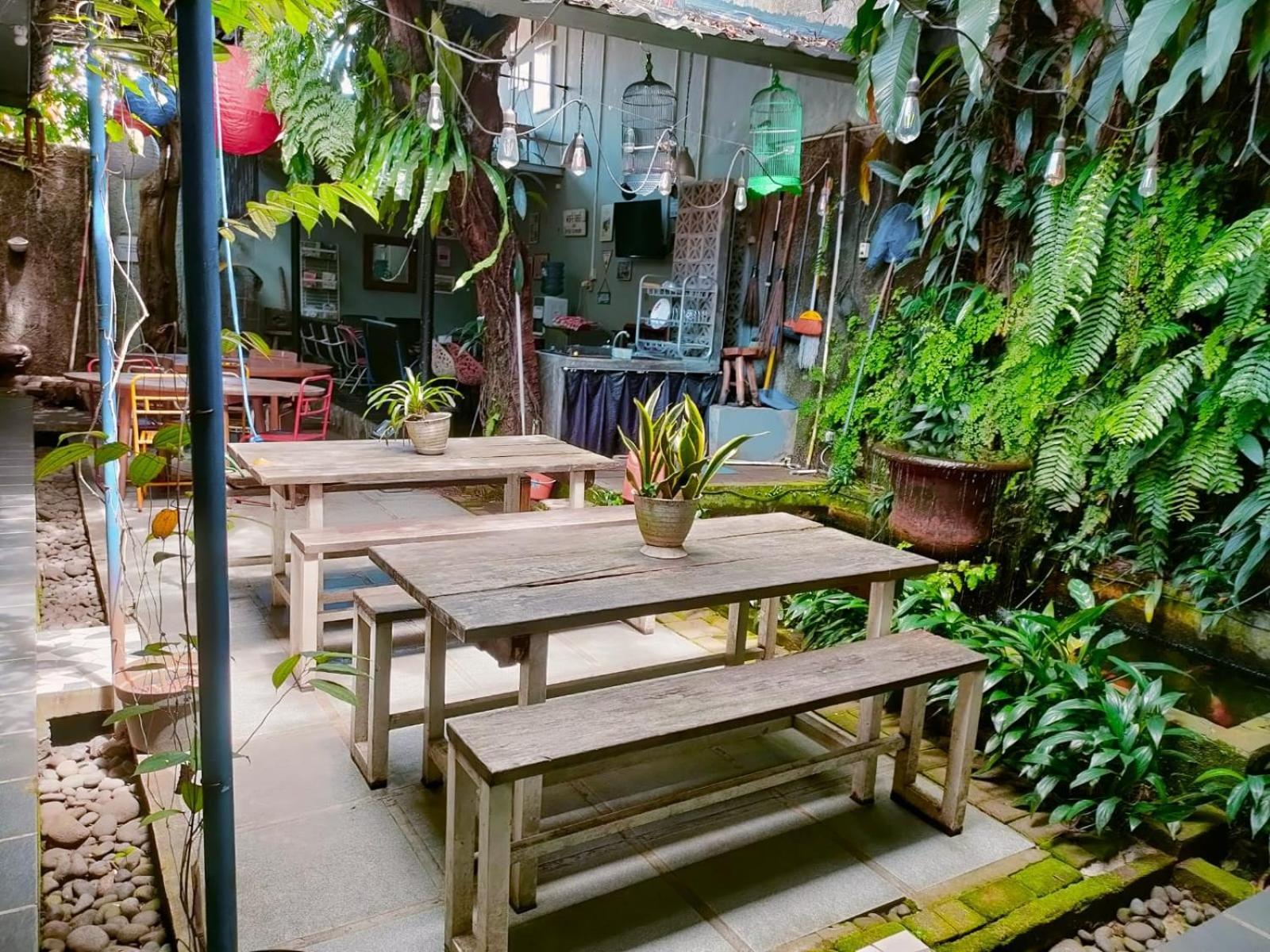 Jeng Tini Guest House Bogor Eksteriør bilde